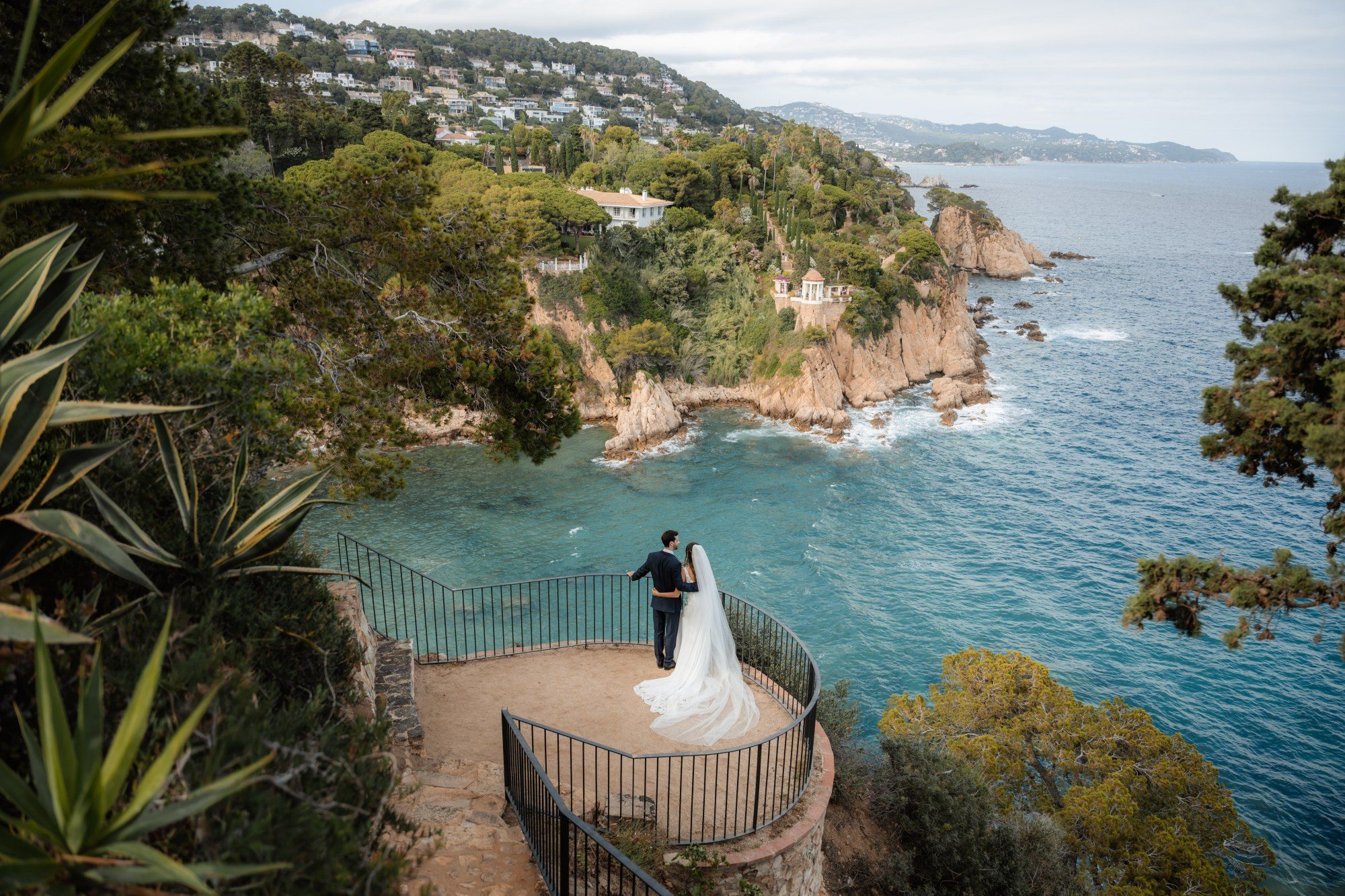 Black and white wedding photograph by Aly Zamora