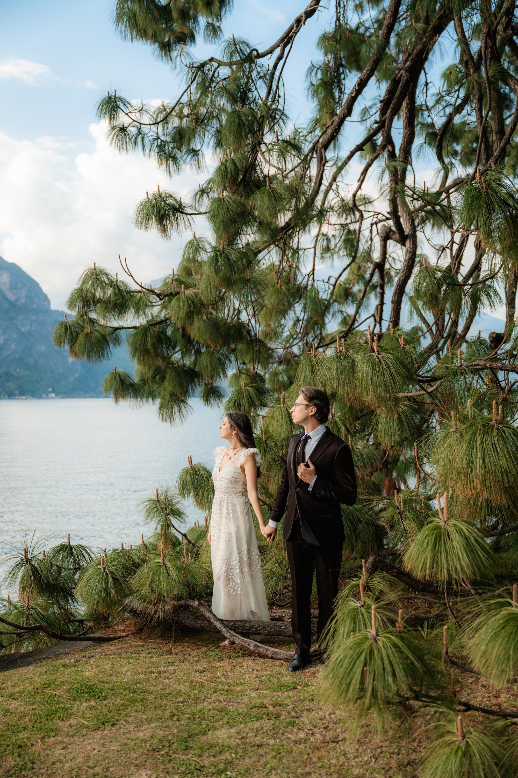 Black and white wedding photograph by Aly Zamora